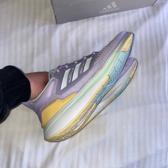 Adidas Shoes - Picture 4 of 7